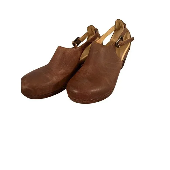 Dansko Womens Sassy Clogs Tan Size 40 Brown Leather Block Ankle Strap Casual - Picture 2 of 16